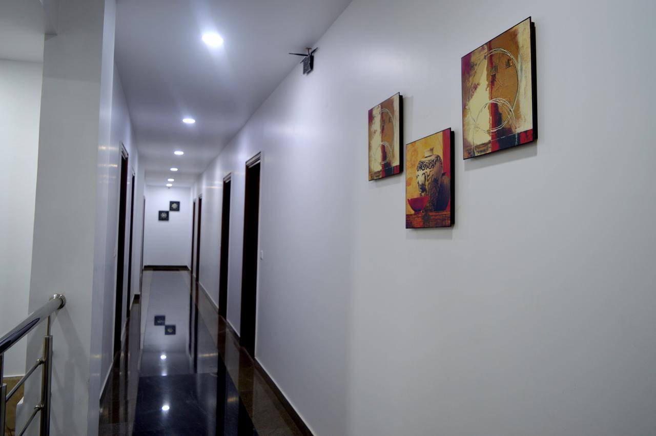 גאזיאבאד Hotel Taru Inn מראה חיצוני תמונה