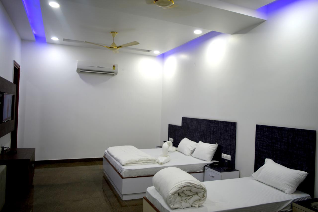 גאזיאבאד Hotel Taru Inn מראה חיצוני תמונה