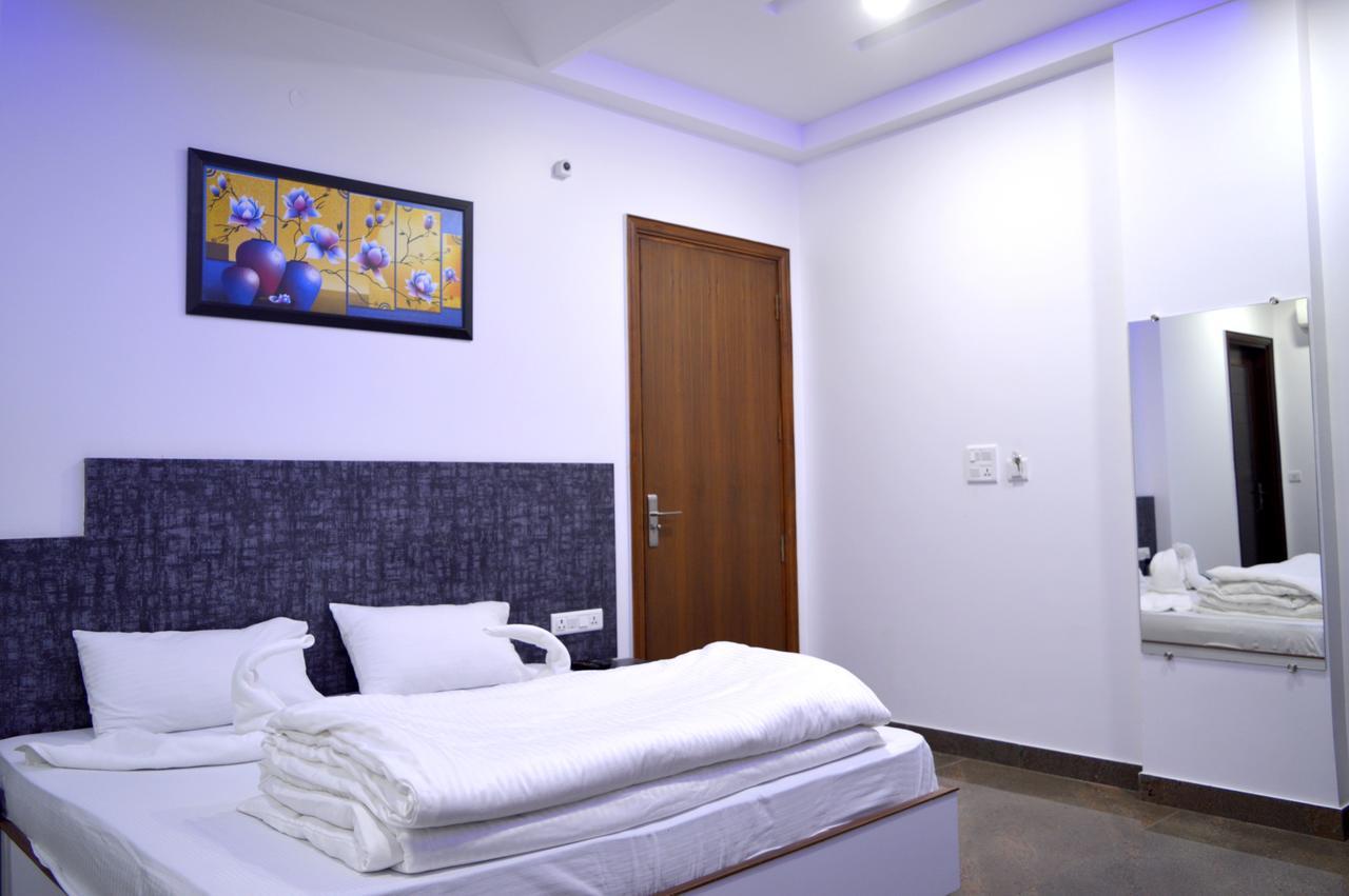 גאזיאבאד Hotel Taru Inn מראה חיצוני תמונה