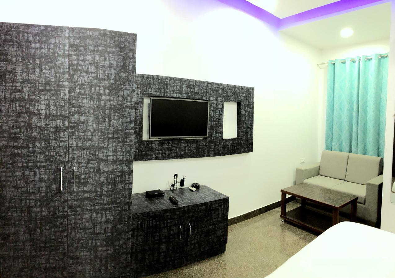 גאזיאבאד Hotel Taru Inn מראה חיצוני תמונה